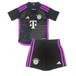 Bayern Munich babykläder Bortatröja barn 2023-24 Korta ärmar (+ Korta byxor)
